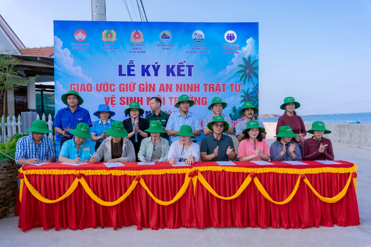 K&yacute; kết giữ g&igrave;n m&ocirc;i trường, ra mắt m&ocirc; h&igrave;nh biển sạch tại x&atilde; Tuy An Nam, Đắk Lắk- Ảnh 3.