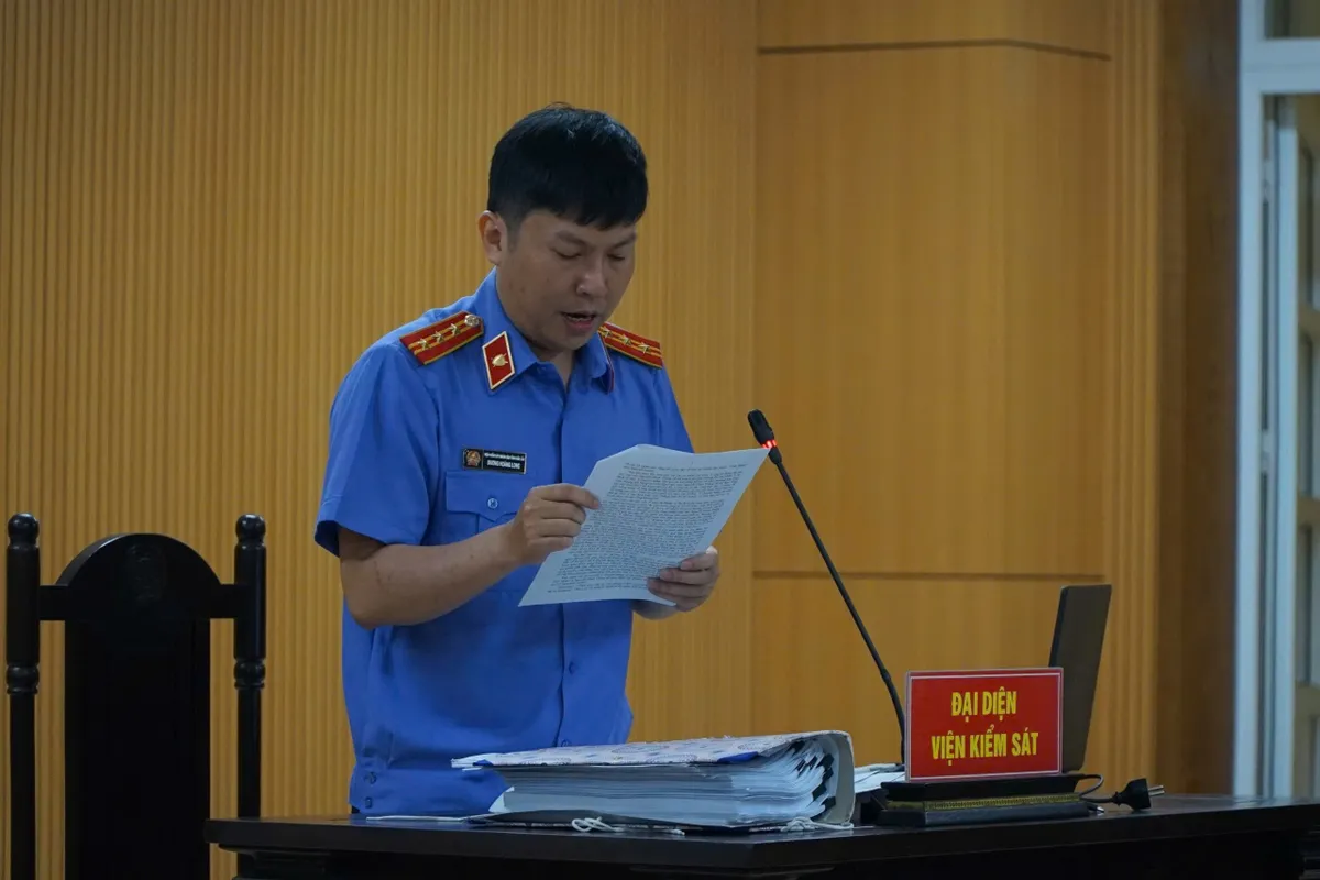 Tuy&ecirc;n phạt Nguyễn Đ&igrave;nh Thắng 11 năm t&ugrave; về tội khủng bố- Ảnh 2.