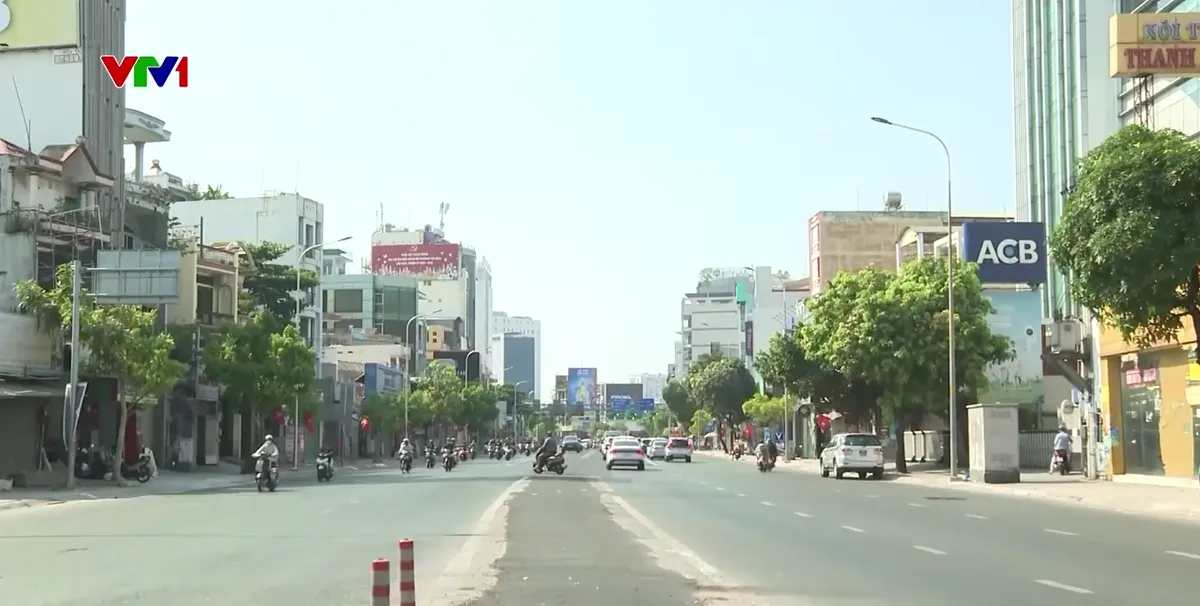TP Hồ Ch&iacute; Minh: Hiệu quả bước đầu từ giải ph&aacute;p th&aacute;o dải ph&acirc;n c&aacute;ch, mở rộng đường Cộng H&ograve;a - Ảnh 1.
