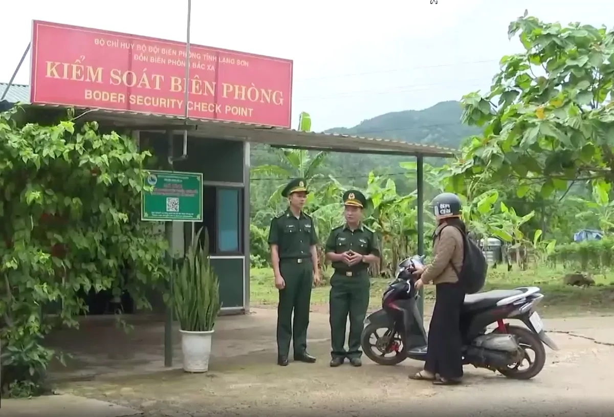 Bộ đội Bi&ecirc;n ph&ograve;ng đồng h&agrave;nh c&ugrave;ng nh&acirc;n d&acirc;n bi&ecirc;n giới trong tiến tr&igrave;nh chuyển đổi số - Ảnh 3.