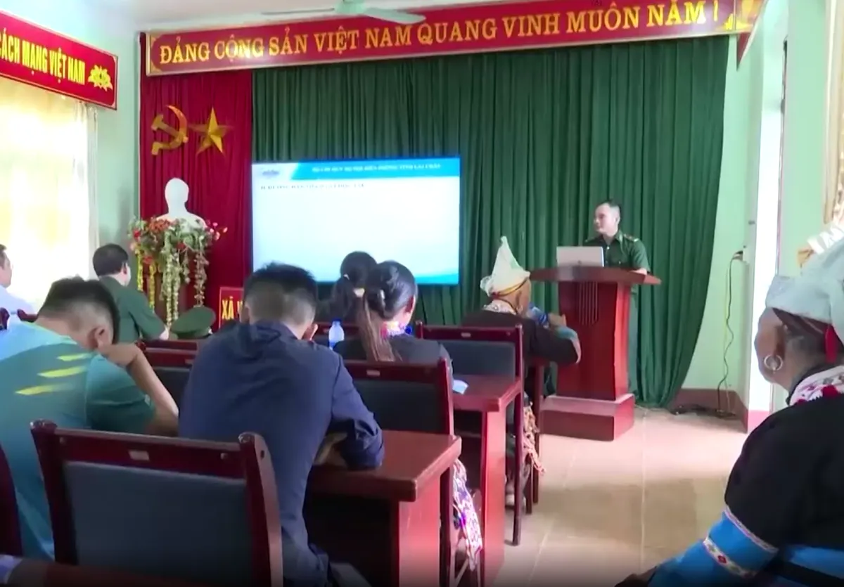 Bộ đội Bi&ecirc;n ph&ograve;ng đồng h&agrave;nh c&ugrave;ng nh&acirc;n d&acirc;n bi&ecirc;n giới trong tiến tr&igrave;nh chuyển đổi số - Ảnh 2.