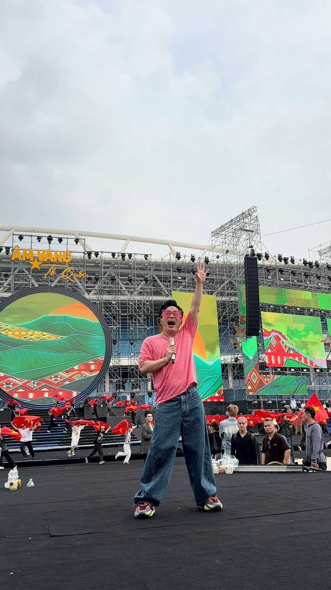 TRỰC TIẾP Concert '&Acirc;m vang Tổ quốc' tr&ecirc;n VTV1 - Ảnh 1.