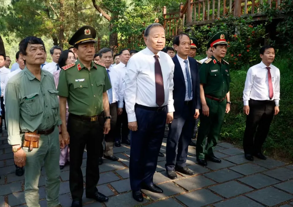 Tổng B&iacute; thư, Chủ tịch nước T&ocirc; L&acirc;m d&acirc;ng hương tưởng niệm Đại tướng V&otilde; Nguy&ecirc;n Gi&aacute;p- Ảnh 2.