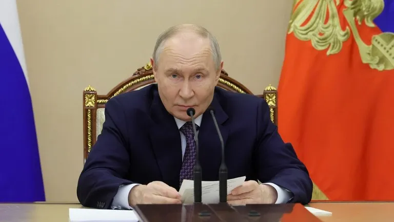Tổng thống Putin b&igrave;nh luận về việc Ukraine tấn c&ocirc;ng nh&agrave; m&aacute;y lọc dầu của Nga - Ảnh 1.