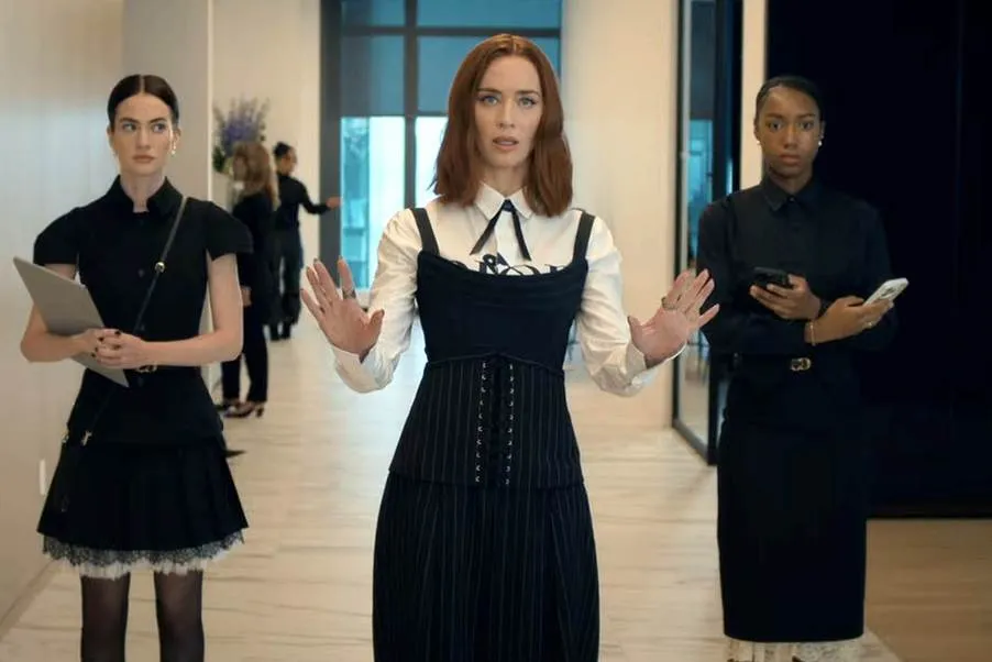 C&oacute; g&igrave; ở biểu tượng thời trang m&agrave;n ảnh &ldquo;The Devil Wears Prada 2&rdquo; ng&agrave;y trở lại? - Ảnh 3.