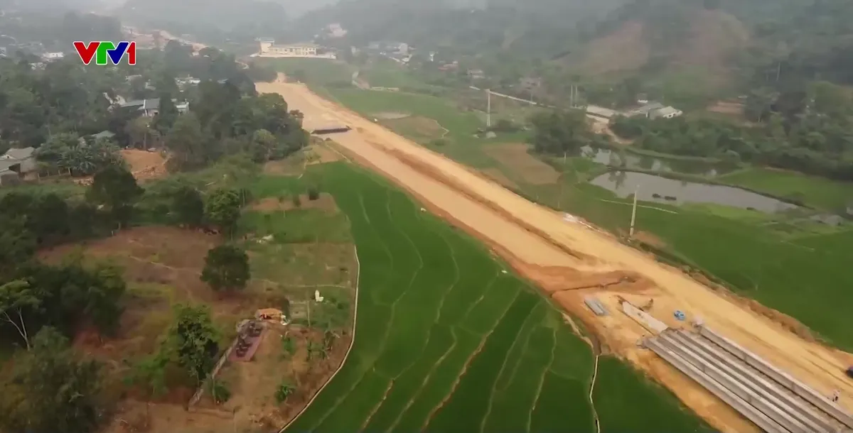 Hiệu quả c&ocirc;ng t&aacute;c d&acirc;n vận trong giải ph&oacute;ng mặt bằng cao tốc H&ograve;a B&igrave;nh - Mộc Ch&acirc;u - Ảnh 1.