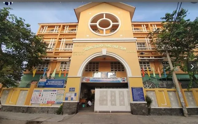 Vụ nghi ngộ độc thực phẩm ở TP Hồ Ch&iacute; Minh: 46 học sinh v&agrave; bảo mẫu nhập viện, 1 trường hợp thở m&aacute;y - Ảnh 1.