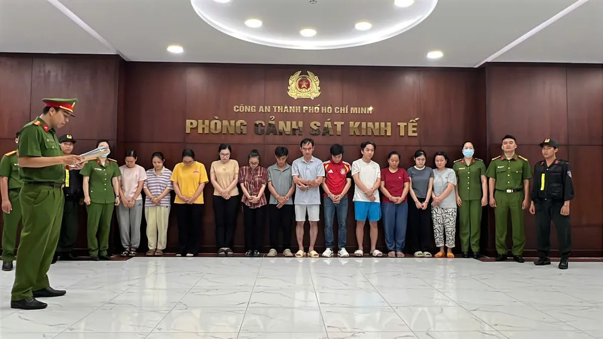 Ph&aacute; đường d&acirc;y mua b&aacute;n h&oacute;a đơn hơn 3.800 tỷ đồng tại TP Hồ Ch&iacute; Minh- Ảnh 2.