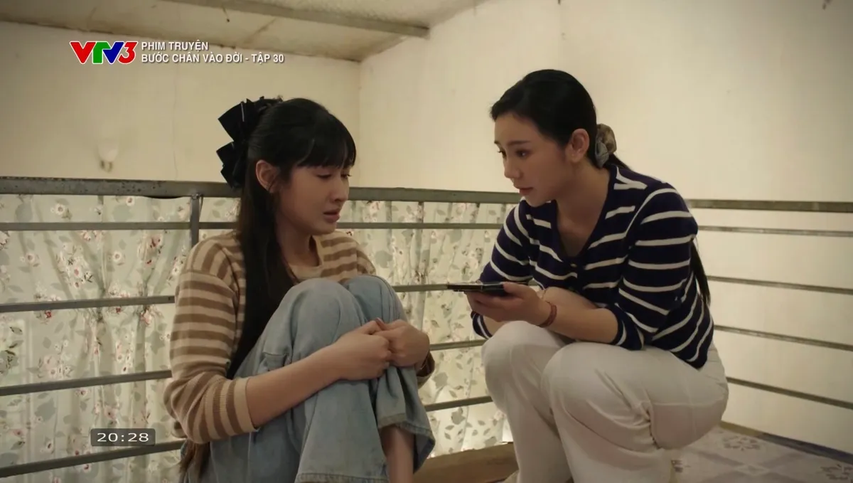 Bước ch&acirc;n v&agrave;o đời - Tập 30: Thương tất tả chạy vạy gom tiền lo cho em, Trang bị đ&agrave;n em Hưng sỉ nhục- Ảnh 5.