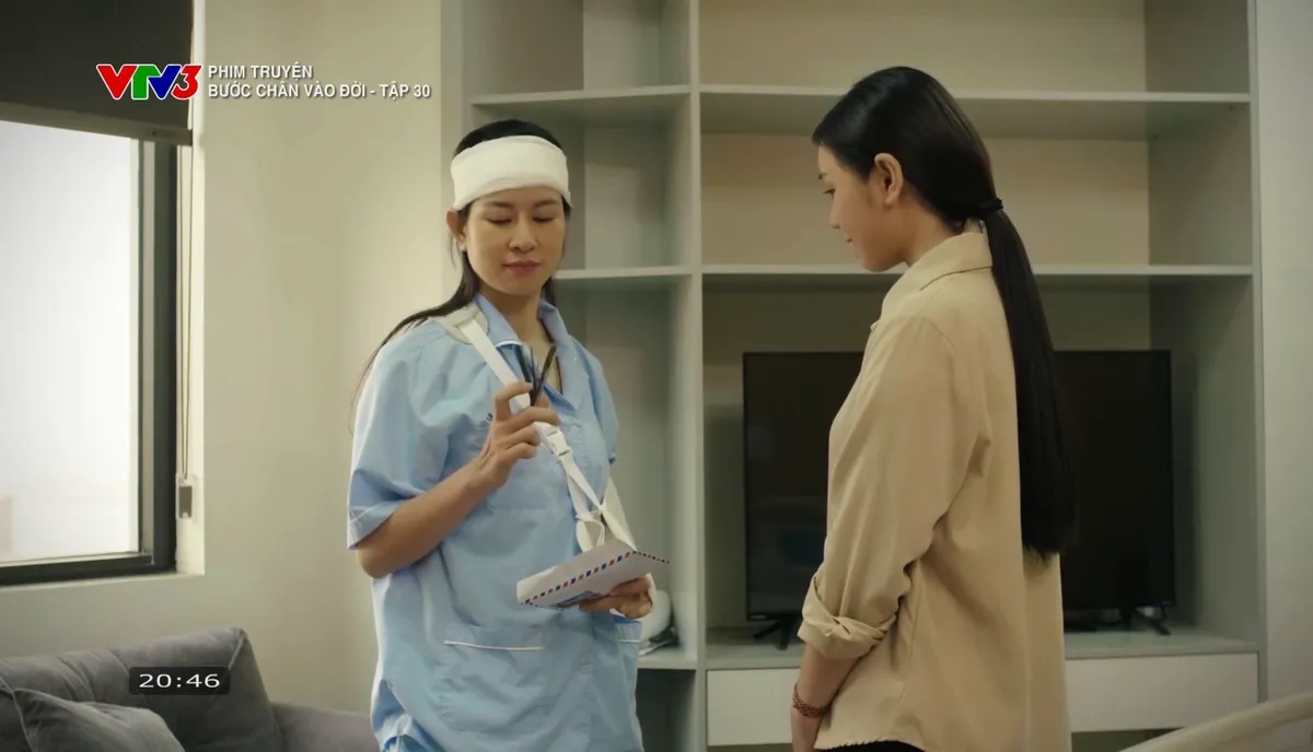 Bước ch&acirc;n v&agrave;o đời - Tập 30: Thương tất tả chạy vạy gom tiền lo cho em, Trang bị đ&agrave;n em Hưng sỉ nhục- Ảnh 10.