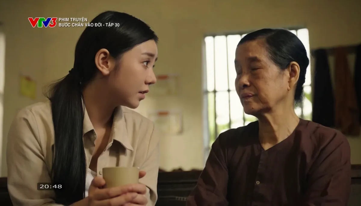Bước ch&acirc;n v&agrave;o đời - Tập 30: Thương tất tả chạy vạy gom tiền lo cho em, Trang bị đ&agrave;n em Hưng sỉ nhục- Ảnh 16.