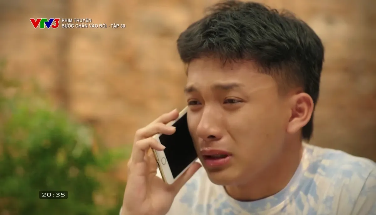 Bước ch&acirc;n v&agrave;o đời - Tập 30: Thương tất tả chạy vạy gom tiền lo cho em, Trang bị đ&agrave;n em Hưng sỉ nhục- Ảnh 12.