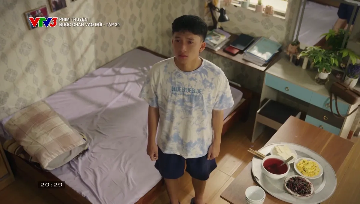 Bước ch&acirc;n v&agrave;o đời - Tập 30: Thương tất tả chạy vạy gom tiền lo cho em, Trang bị đ&agrave;n em Hưng sỉ nhục- Ảnh 11.