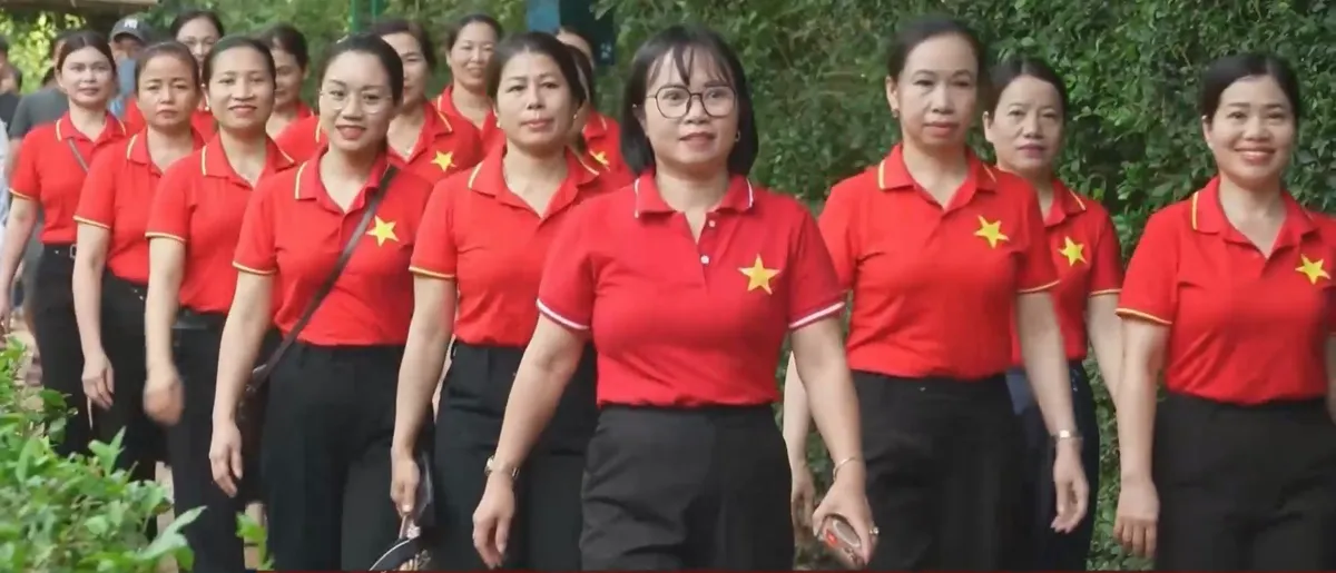 H&agrave;nh hương về qu&ecirc; B&aacute;c: Khơi dậy niềm tự h&agrave;o v&agrave; kh&aacute;t vọng cống hiến- Ảnh 3.