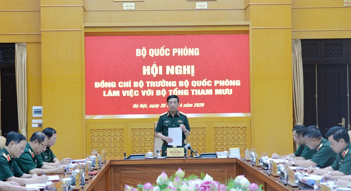 Đại tướng Phan Văn Giang chỉ đạo triển khai kế hoạch t&aacute;c chiến &ldquo;V&ograve;m ph&ograve;ng kh&ocirc;ng bền vững&rdquo; - Ảnh 1.