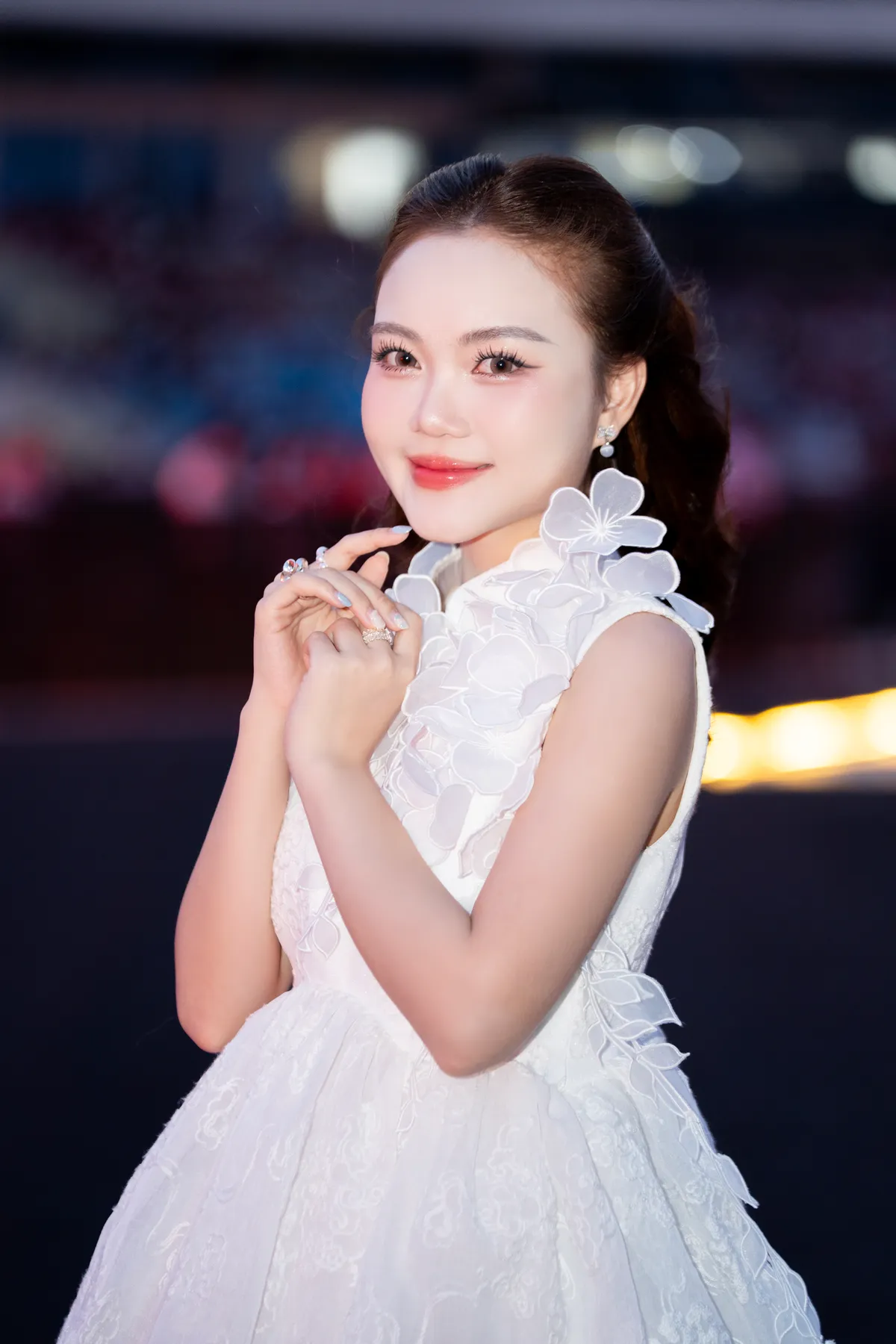 H&agrave; Quỳnh Như mang &acirc;m hưởng qu&ecirc; hương v&agrave;o bản h&ograve;a ca &ldquo;&Acirc;m vang Tổ quốc&rdquo; - Ảnh 4.
