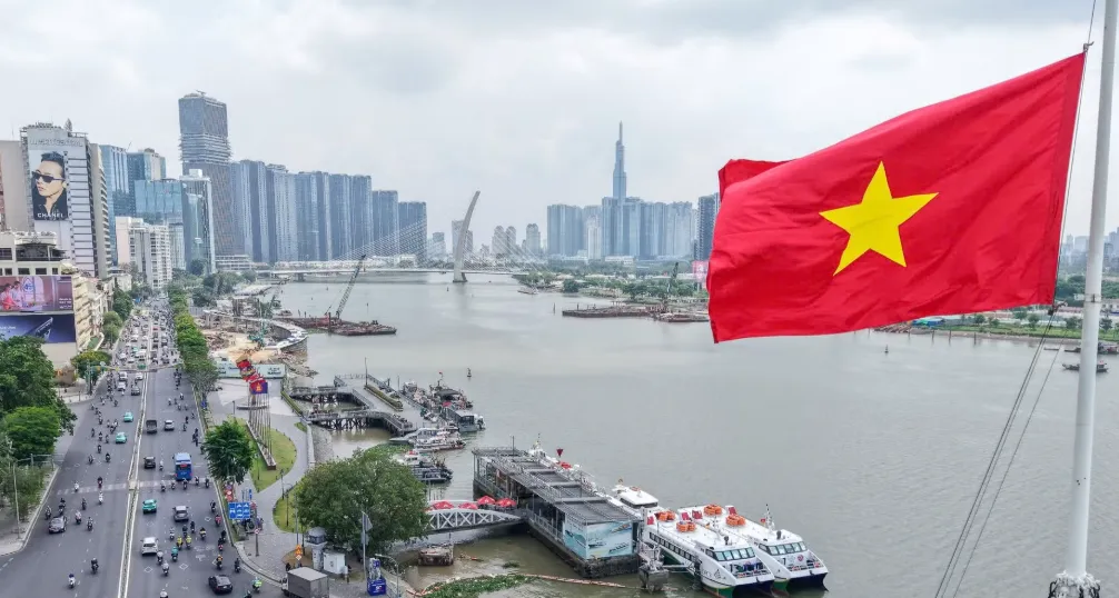 TP Hồ Ch&iacute; Minh rộn r&agrave;ng c&aacute;c hoạt động kỷ niệm 51 năm Ng&agrave;y Giải ph&oacute;ng miền Nam - Ảnh 1.