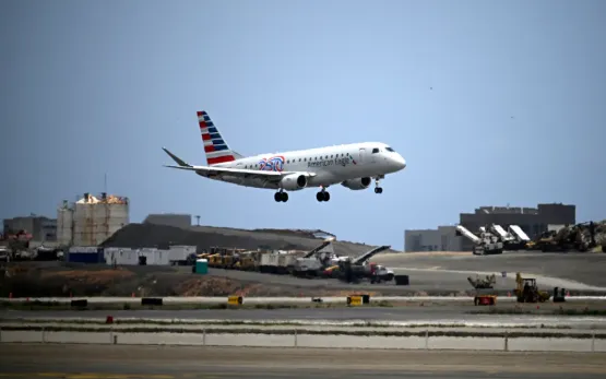 Máy bay của American Airlines hạ cánh tại sân bay quốc tế Simon Bolivar ở La Guaira, Venezuela (Ảnh: AFP/Getty Images)