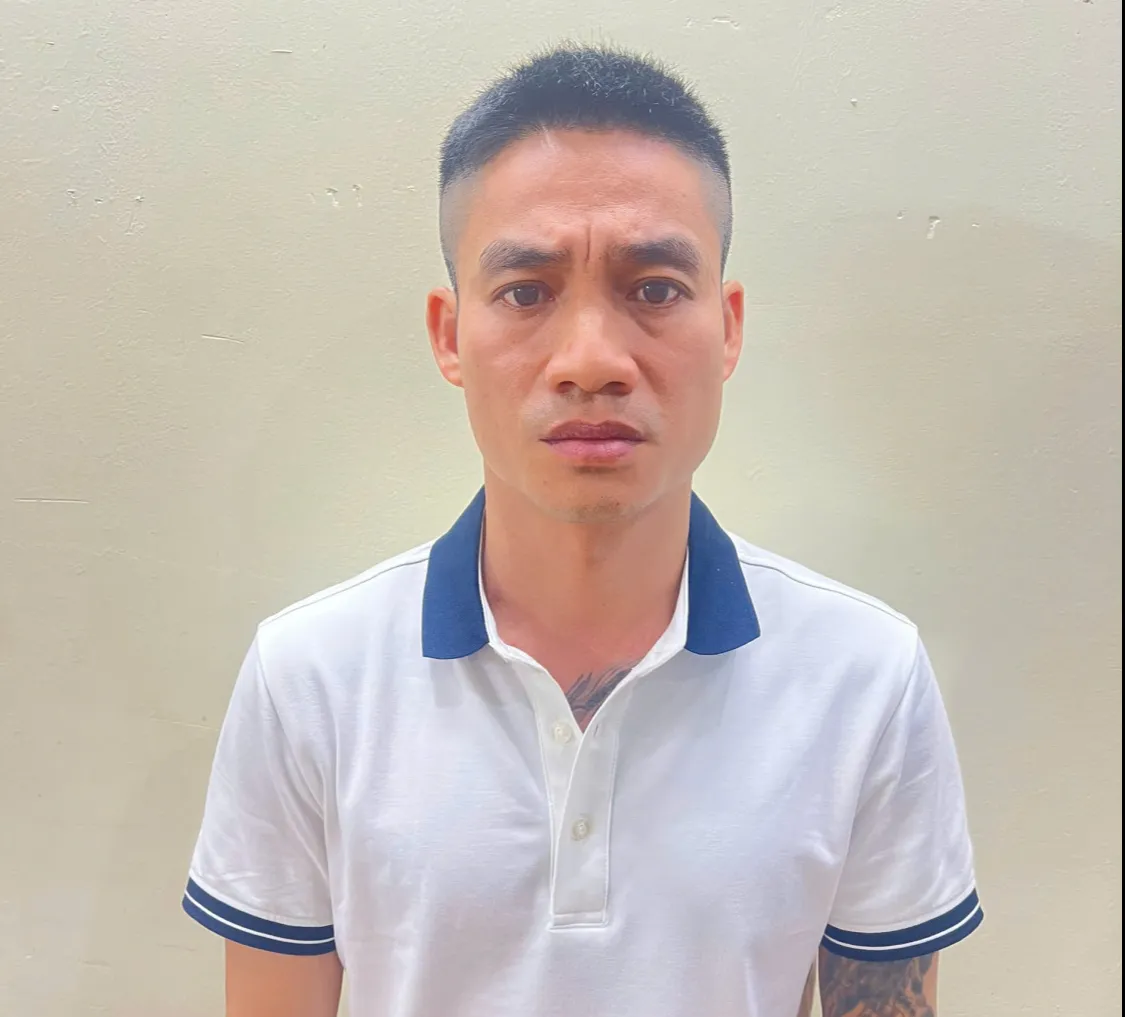 Tạm giữ h&igrave;nh sự Đỗ Ngọc Ninh v&igrave; cho 4 học sinh vay l&atilde;i nặng, thu lợi h&agrave;ng chục triệu đồng- Ảnh 1.