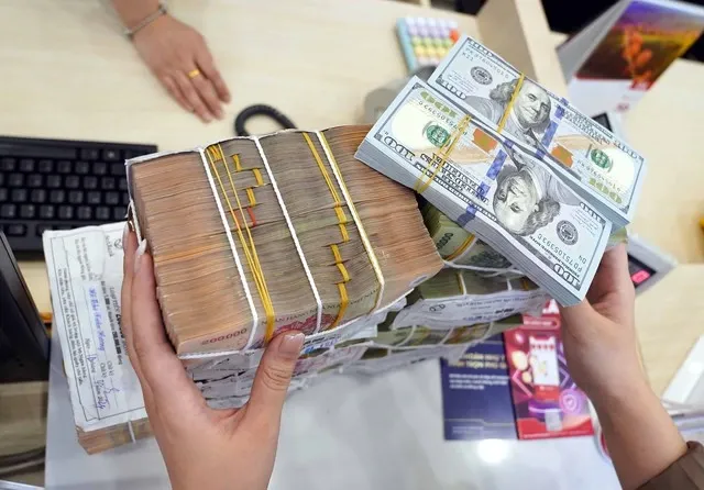 USD nh&iacute;ch nhẹ, euro v&agrave; bảng Anh tăng mạnh trong th&aacute;ng 4- Ảnh 1.