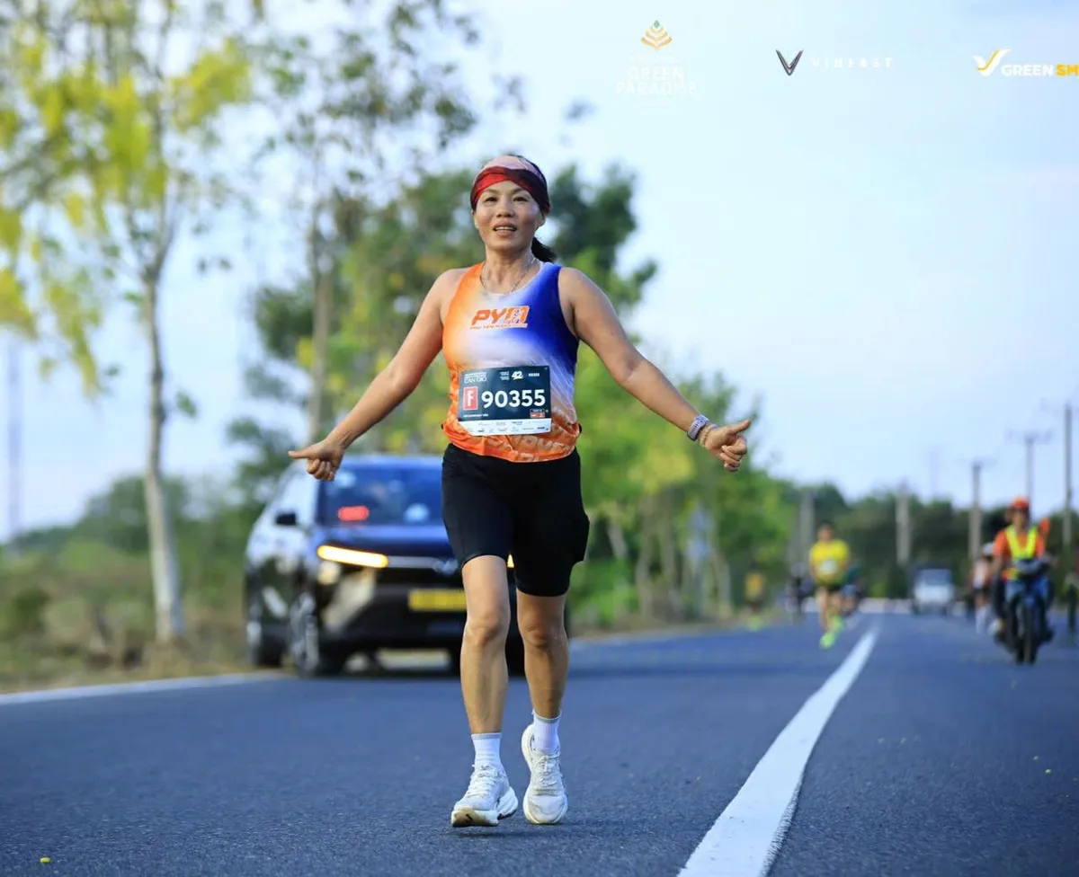 Ho&agrave;n th&agrave;nh VnExpress Marathon tại Cần Giờ, runner quyết mua Vinhomes Green Paradise để khoẻ hơn mỗi ng&agrave;y - Ảnh 1.