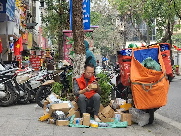 H&agrave; Nội dự kiến hạn chế xe dịch vụ c&ocirc;ng nghệ chạy xăng tại v&ugrave;ng ph&aacute;t thải thấp- Ảnh 1.
