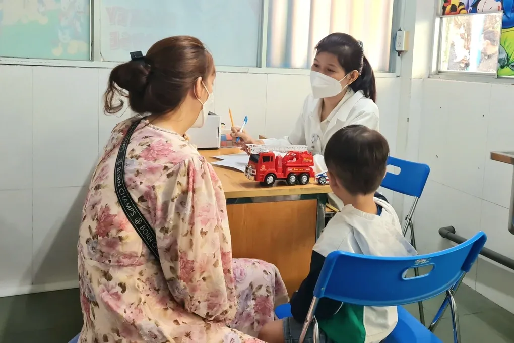 Kỳ nghỉ d&agrave;i tiềm ẩn rủi ro với trẻ tự kỷ, phụ huynh cần chuẩn bị g&igrave;?- Ảnh 2.