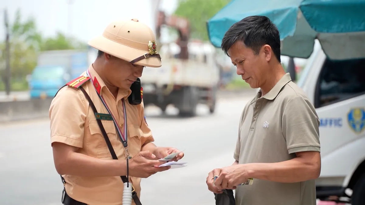 H&agrave; Tĩnh: Tăng cường xử l&yacute; vi phạm vận tải h&agrave;nh kh&aacute;ch dịp lễ- Ảnh 2.