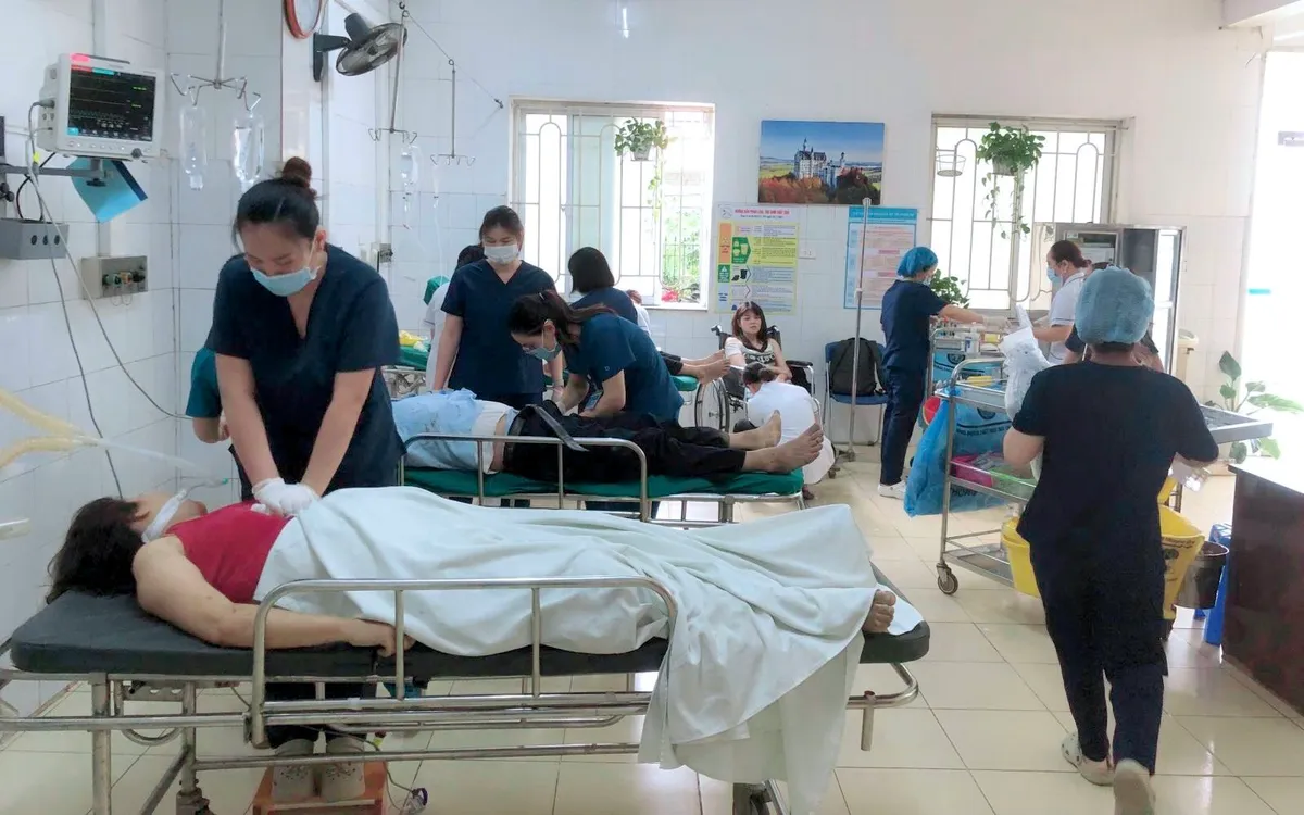 Cấp cứu người bệnh bị tai nạn giao thông tại TTYT Mai Châu- Hoà Bình tỉnh Phú Thọ. Ảnh: Cục QL Khám chữa bệnh