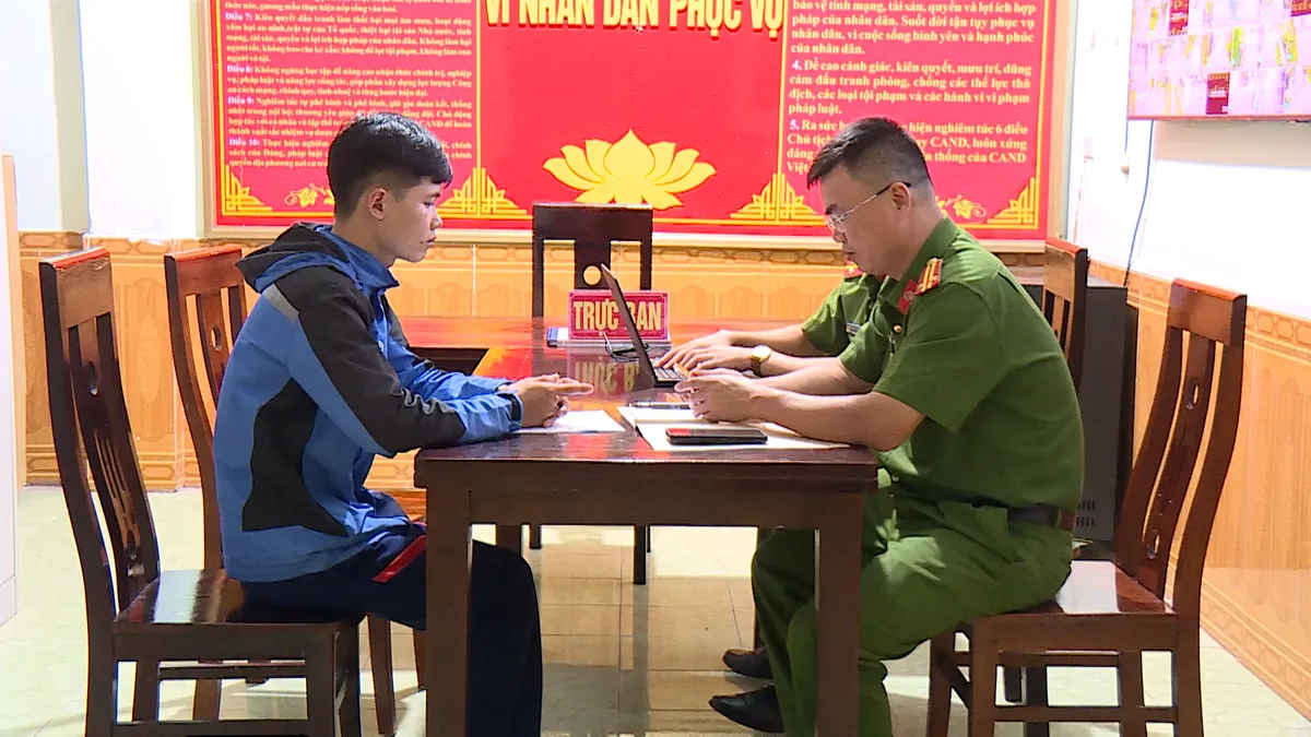 Nghệ An: L&agrave;m r&otilde; h&agrave;nh vi d&agrave;n dựng hiện trường giả vụ cướp để che giấu việc đ&aacute;nh bạc qua mạng- Ảnh 1.