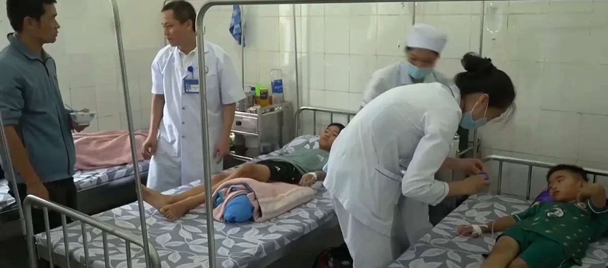 Quảng Trị: Hơn 50 người nhập viện, nghi do bị ngộ độc thực phẩm- Ảnh 7.