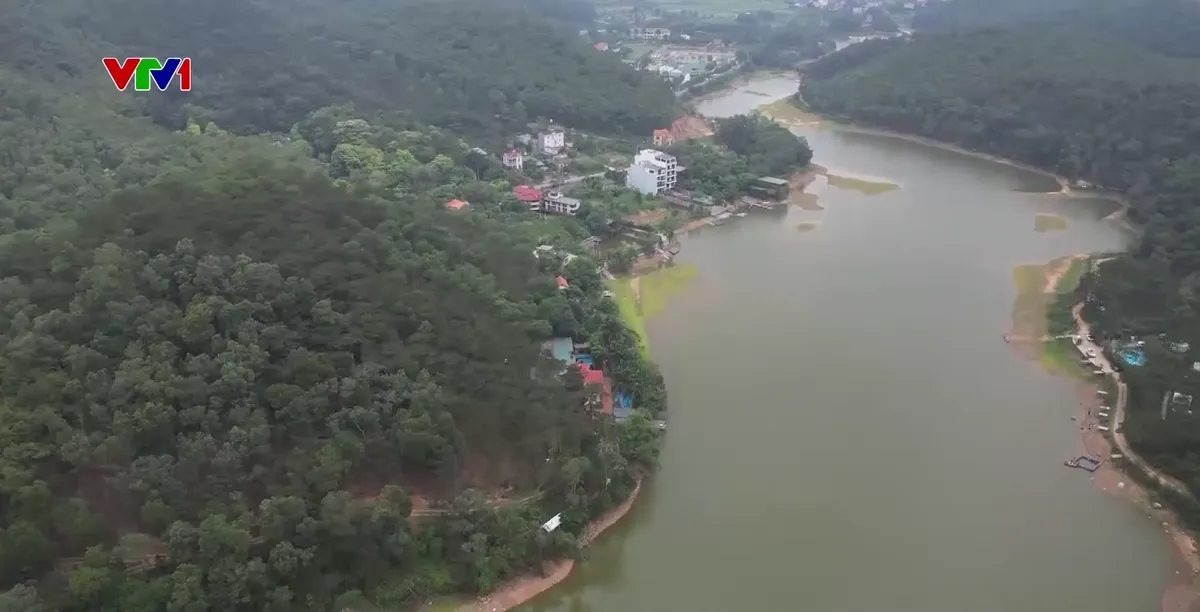 Ưu ti&ecirc;n h&agrave;nh tr&igrave;nh ngắn v&agrave; điểm đến gần: Xu hướng du lịch mới trong kỳ nghỉ lễ - Ảnh 1.