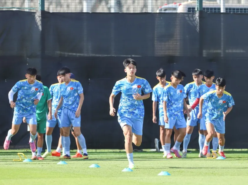 U17 Việt Nam tăng tốc chuẩn bị tại Jeddah trước trận ra qu&acirc;n gặp U17 Yemen- Ảnh 1.