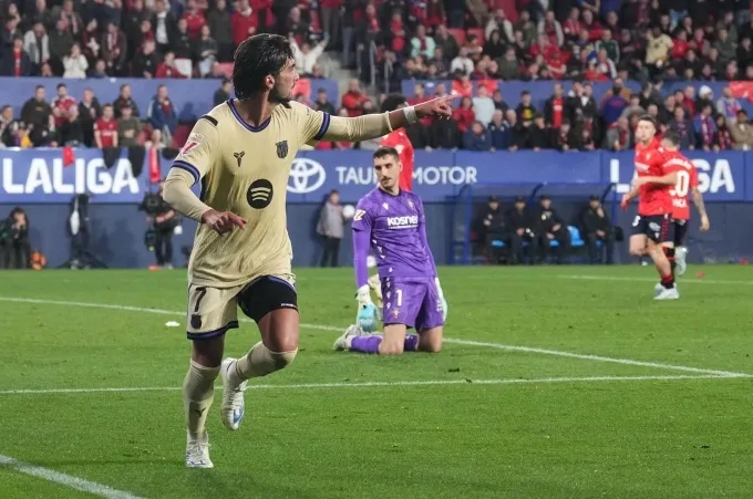 Barca thắng nghẹt thở Osasuna, tiến s&aacute;t ng&ocirc;i vương La Liga- Ảnh 1.