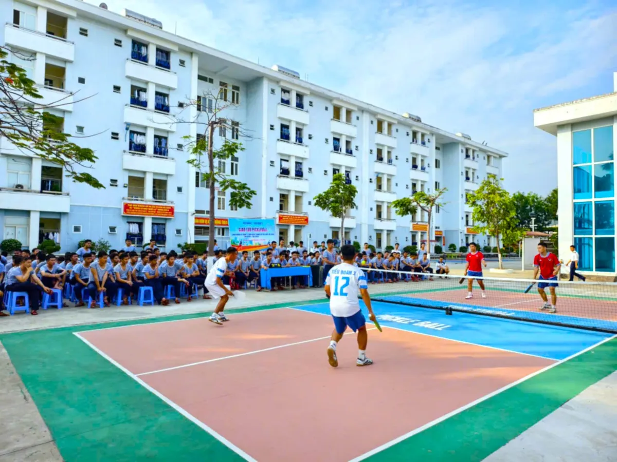 Học viện Hải qu&acirc;n: S&ocirc;i nổi chuỗi hoạt động ch&agrave;o mừng ng&agrave;y lễ lớn của đất nước - Ảnh 4.