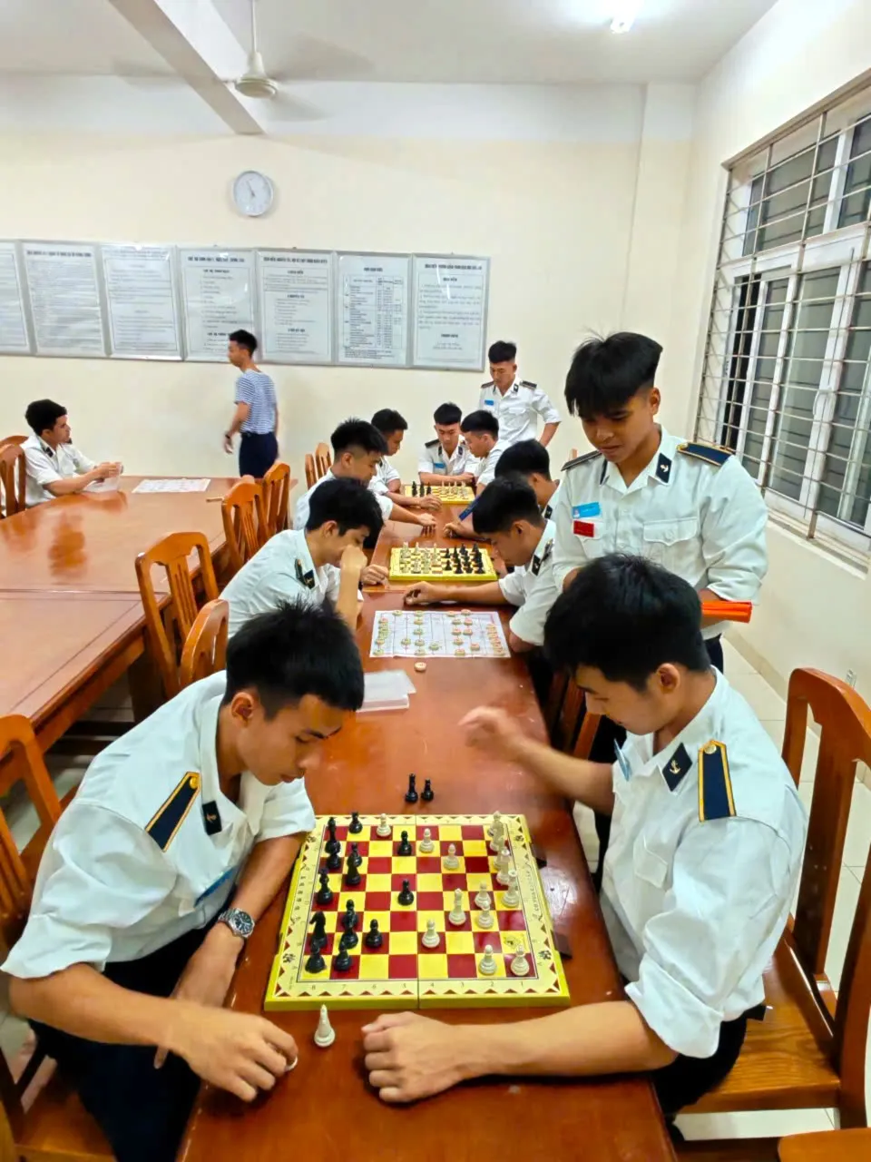 Học viện Hải qu&acirc;n: S&ocirc;i nổi chuỗi hoạt động ch&agrave;o mừng ng&agrave;y lễ lớn của đất nước - Ảnh 1.