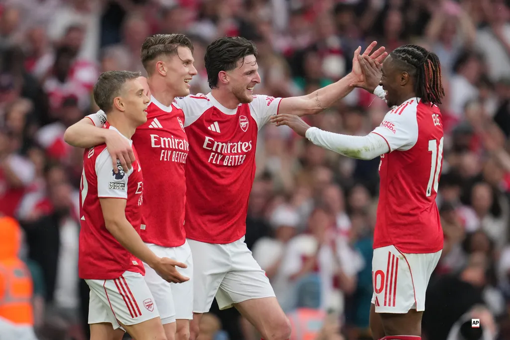Thắng áp đảo Fulham, Arsenal nới rộng khoảng cách với Manchester City lên 6 điểm
- Ảnh 1.