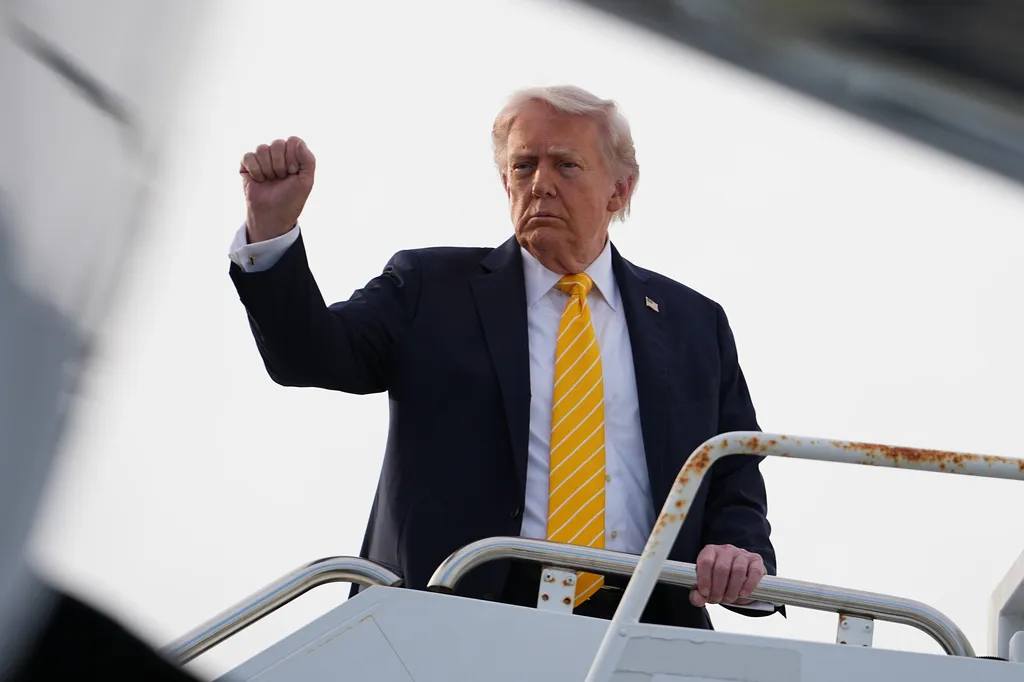 Tổng thống Trump b&aacute;c bỏ đề xuất mới của Iran - Ảnh 1.