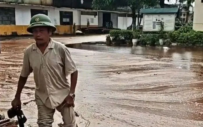 Gần 2.000 tấn mật mía tràn ra ngoài khi sự cố xảy ra.