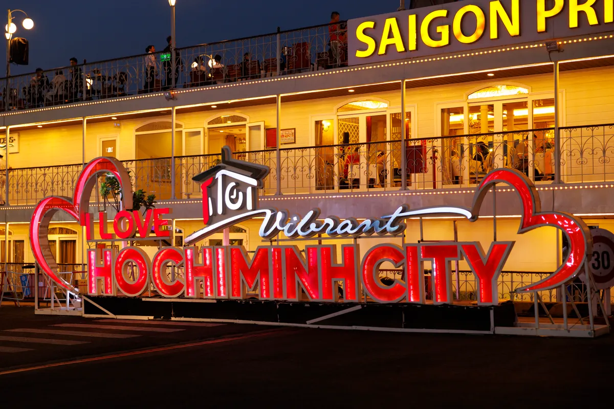 Du lịch TP Hồ Ch&iacute; Minh thu 8.700 tỷ đồng trong dịp nghỉ lễ- Ảnh 2.