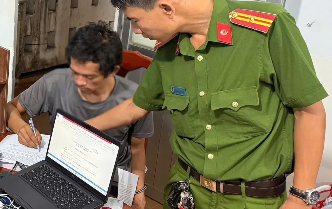 Từ bài đăng Facebook, Công an Phú Quốc tóm gọn 2 đối tượng trộm cắp xe máy- Ảnh 2. Từ bài đăng Facebook, Công an Phú Quốc tóm gọn 2 đối tượng trộm cắp xe máy- Ảnh 2.
