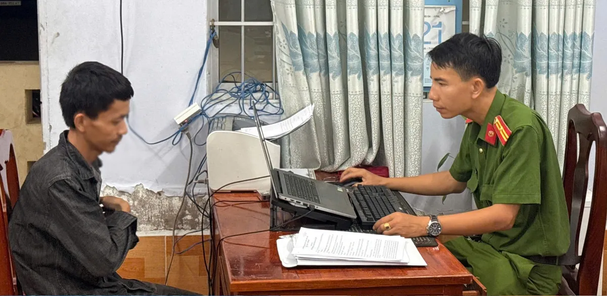 Từ bài đăng Facebook, Công an Phú Quốc tóm gọn 2 đối tượng trộm cắp xe máy- Ảnh 1. Từ bài đăng Facebook, Công an Phú Quốc tóm gọn 2 đối tượng trộm cắp xe máy- Ảnh 1.