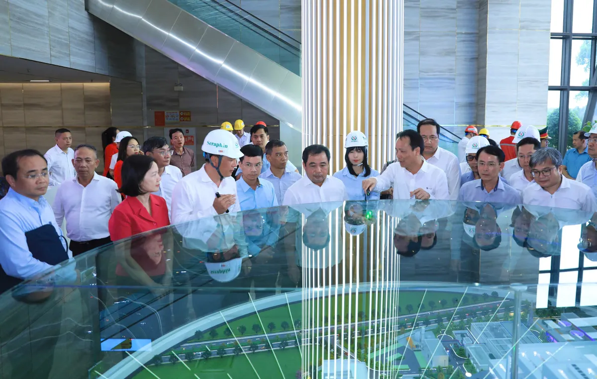 B&iacute; thư Th&agrave;nh ủy H&agrave; Nội kiểm tra loạt dự &aacute;n trọng điểm - chốt tiến độ trước m&ugrave;a mưa 2026 - Ảnh 4.
