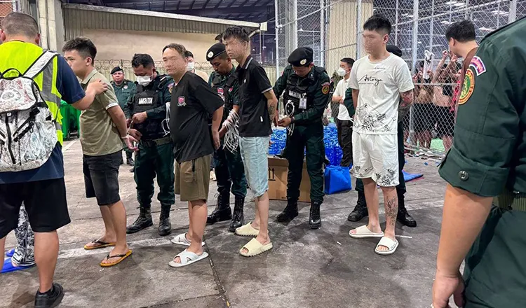 Campuchia bắt giữ hơn 4.000 đối tượng lừa đảo trực tuyến - Ảnh 1.