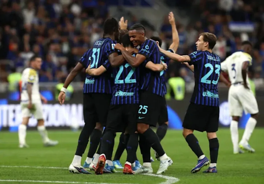 Inter Milan đ&aacute;nh bại Parma, ch&iacute;nh thức v&ocirc; địch Serie A lần thứ 21 trong lịch sử- Ảnh 1.