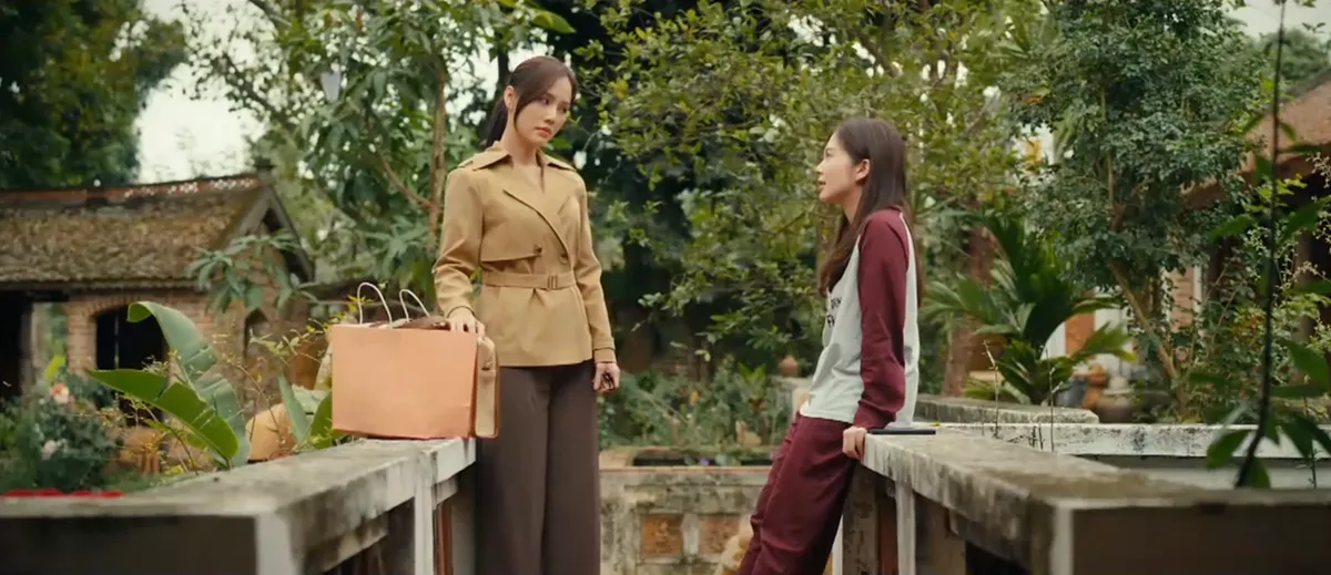 Ngược đường ngược nắng - Tập 21: Bà Diện gạch tên Mai khỏi dự án du lịch, Quỳnh xách vali về làm loạn nhà chồng cũ - Ảnh 2.
