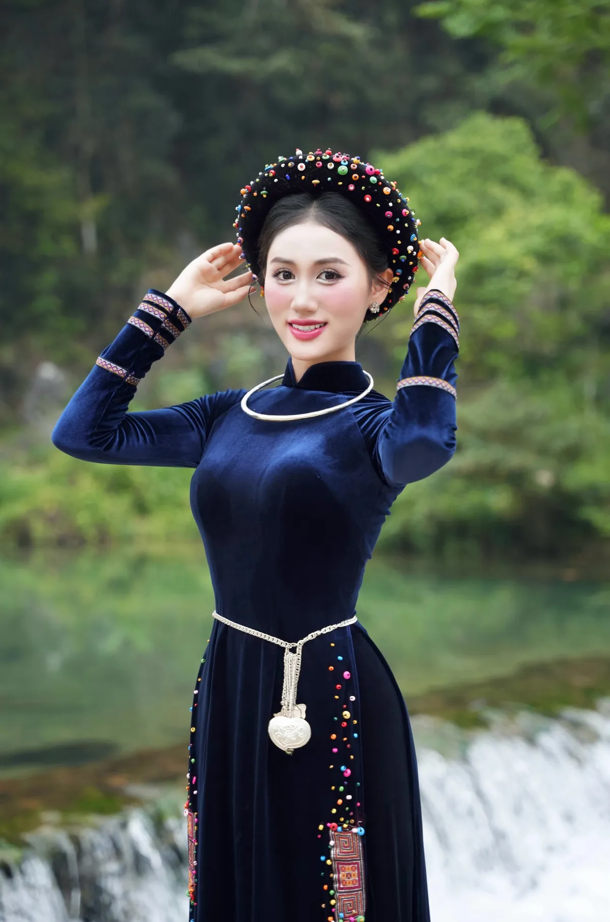 "C&ugrave;ng em t&igrave;m về giọt nước đầu nguồn": Khi Rap v&agrave; h&aacute;t Then c&ugrave;ng chảy về cội nguồn- Ảnh 2.