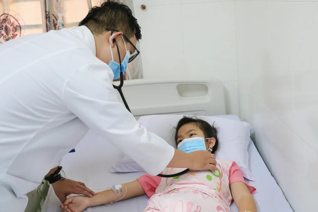 Đắk Lắk xử phạt 80 triệu đồng và đình chỉ hoạt động tiệm bánh mì gây ngộ độc tập thể - Ảnh 1.