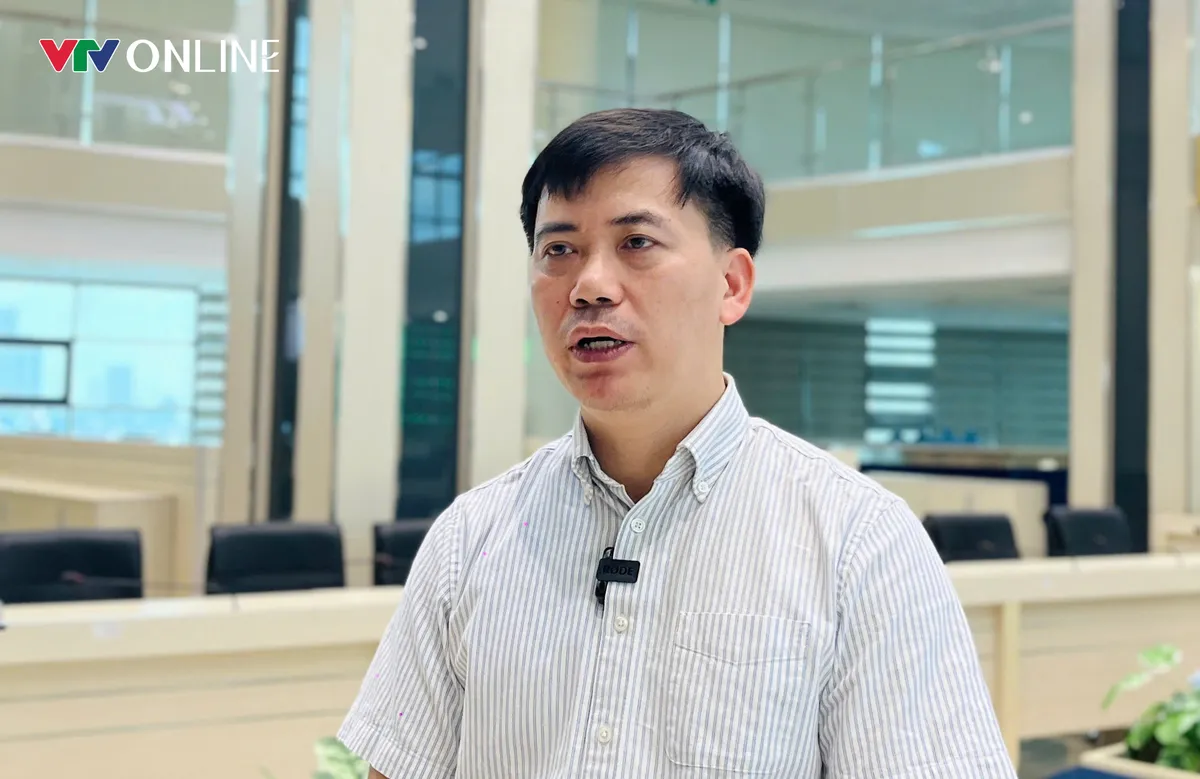 D&ocirc;ng lốc, mưa đ&aacute; li&ecirc;n tục: Chuy&ecirc;n gia l&yacute; giải nguy&ecirc;n nh&acirc;n - Ảnh 1.