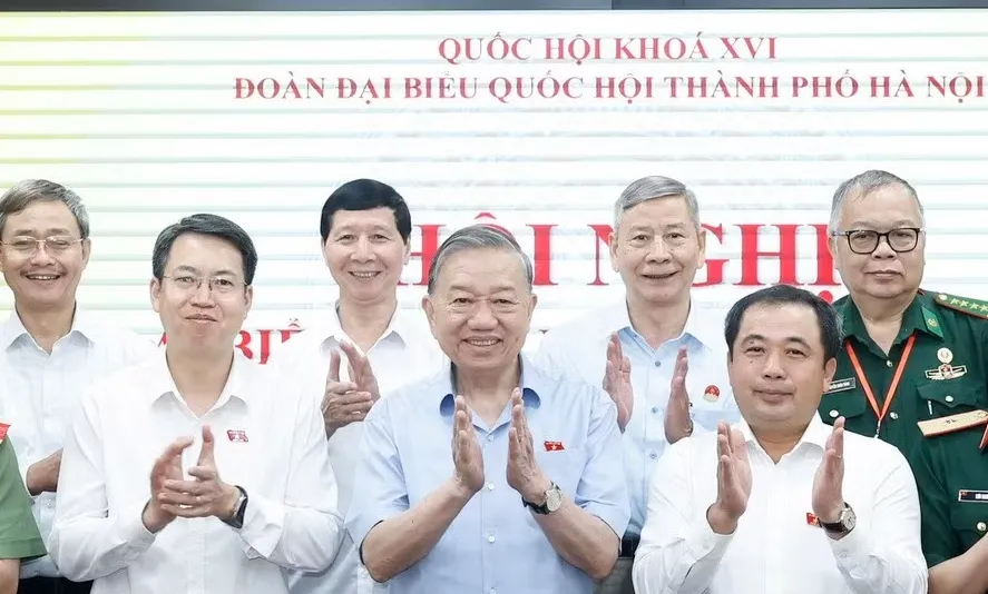 Tổng Bí thư, Chủ tịch nước Tô Lâm tiếp xúc cử tri thành phố Hà Nội - Ảnh 2.